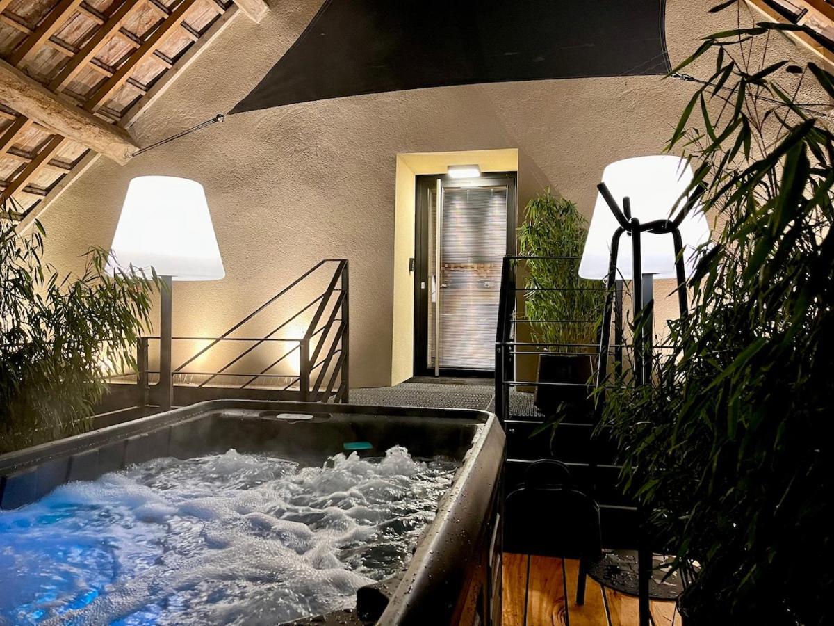 Le Domaine Des Pres Verts Suites & Chambres Avec Jacuzzi Privatif Jouey Eksteriør bilde